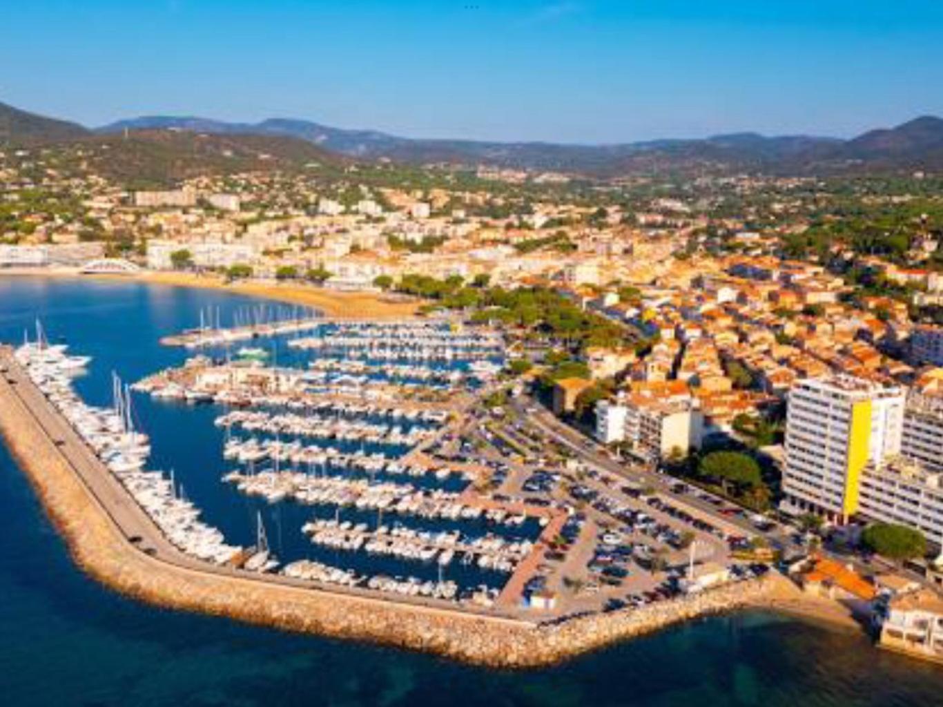 Residence 4 Etoiles Port Marine Sainte-Maxime Buitenkant foto